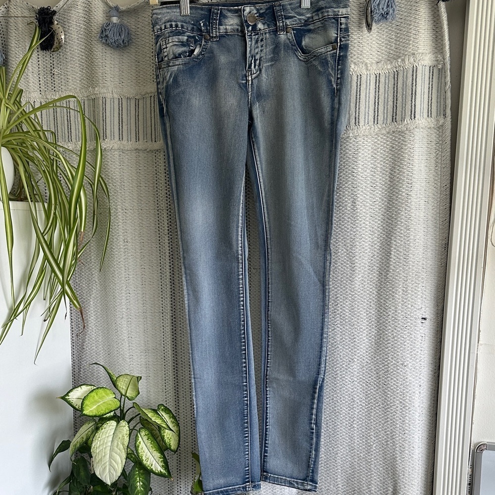 VIP Women's Jeggings - Picture 2 of 8